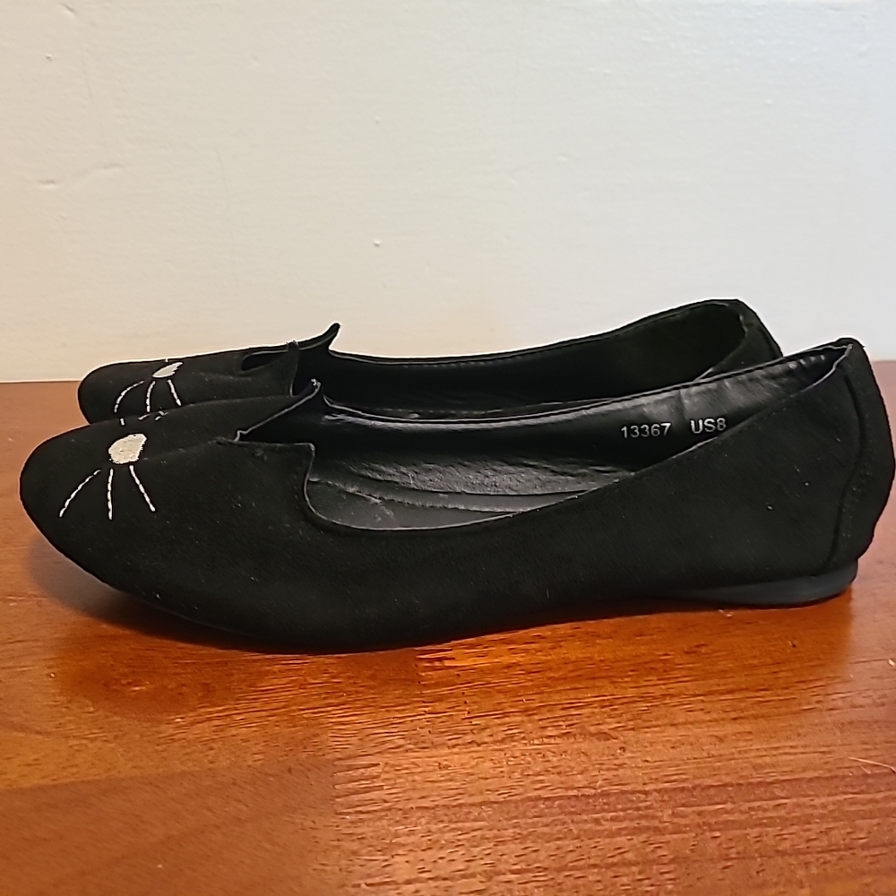 Black Cat Embroidered Women's Flats